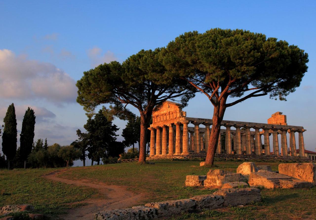 Hotel La Sorgente Hs Paestum Exterior photo